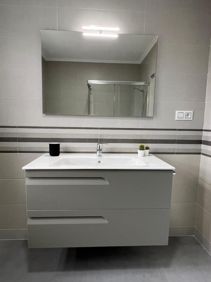 Apartamentos Maria De Lucia-Piso 2º Arou Luaran gambar